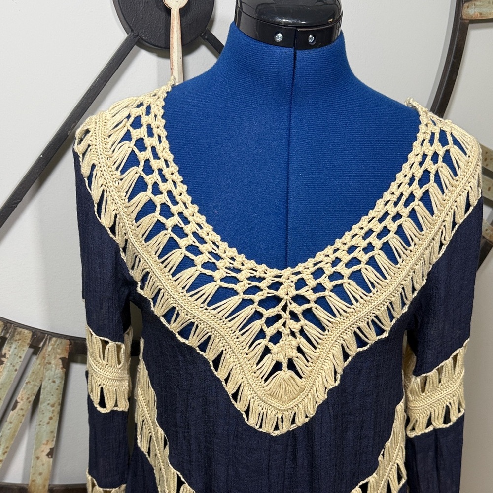 Umgee Navy and Cream Crochet Trim Top - Picture 2 of 10